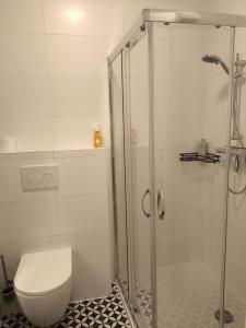 Ένα μπάνιο στο Ocean Moments - Free Parking