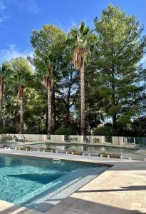 Πισίνα στο ή κοντά στο Logis Hôtel de Port d'Alon - St Cyr sur Mer