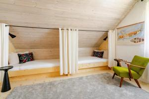 Postel nebo postele na pokoji v ubytování Alpine Boutique Chalet with Sauna near Salzburg