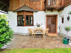 Сад в Alpine Boutique Chalet with Sauna near Salzburg