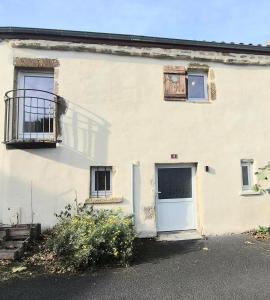 Το κτήριο όπου στεγάζεται  η παραθεριστική κατοικία