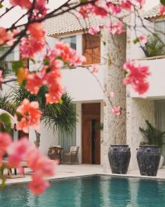 Πισίνα στο ή κοντά στο The Balangan Hotel & Spa - 5 minutes walk to beach - 10 minutes to Uluwatu