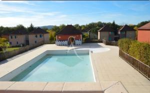 Bazén v ubytování Résidence Claire Rive appartement 16 nebo v jeho okolí