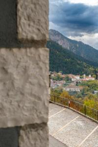 Gallery image of Sokaki in Méga Khoríon +14 photos