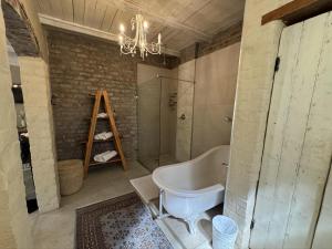 Ένα μπάνιο στο Hartland Garden Suite +10 φωτογραφίες