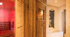 Koupelna v ubytování Hotel Hoferwirt + 62 fotografií