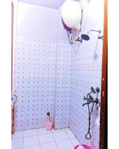 Ένα μπάνιο στο Shreeji Sangam homestay