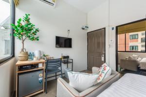 TV a/nebo společenská místnost v ubytování Lachata - Hua Mak