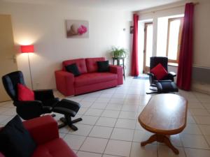 Φωτογραφία από το άλμπουμ του Steinhaus In Ländlicher Umgebung Mit Pool σε Brotte-lès-Ray +19 φωτογραφίες