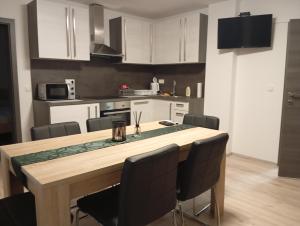 Fotografie z fotogalerie ubytování Apartmaji Divji vrt v destinaci Lendava