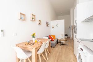 Η κουζίνα ή μικρή κουζίνα στο VLC Yako Suite by Host Valencia