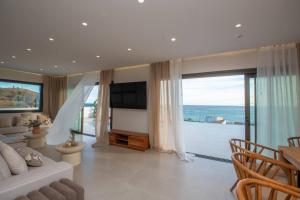 TV a/nebo společenská místnost v ubytování casa mediterranea