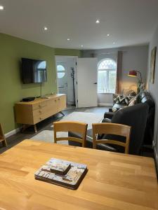 Televiisor ja/või meelelahutuskeskus majutusasutuses The Haven