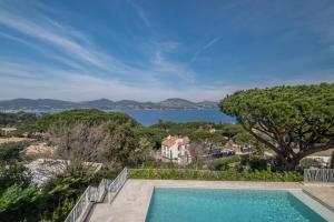 Naturlandskabet i nærheden af villaen