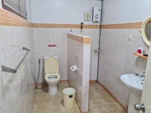 Ένα μπάνιο στο Sawaddee Holland +24 φωτογραφίες