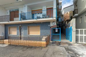 Το κτήριο όπου στεγάζεται  το διαμέρισμα