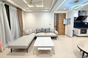 Köök või kööginurk majutusasutuses Luxury One Bed Apartment in Monal Murree