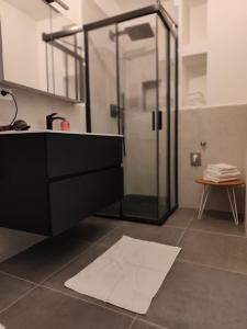 Ένα μπάνιο στο App stay