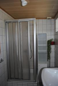 Koupelna v ubytování Ferienwohnung Mit Terrasse In Ruhiger Lage