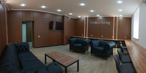 TV a/nebo společenská místnost v ubytování Kazakhstan-hostel