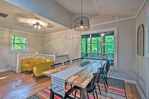 Φωτογραφία από το άλμπουμ του New Listing Blue Haven Nest w Dock σε Martin