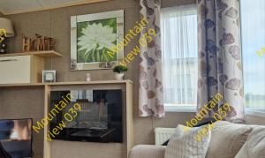 Et tv og/eller underholdning på Mountain view 039