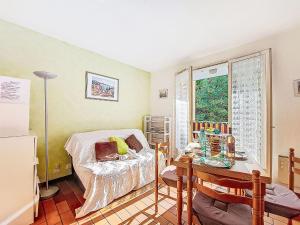 Postel nebo postele na pokoji v ubytování Apartment Les Aigues Marines-19 by Interhome