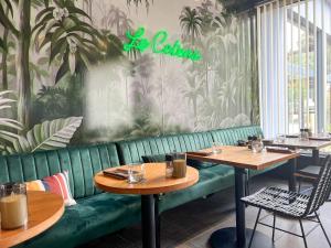 Khu vực ghế ngồi tại Ibis Alès Centre Ville