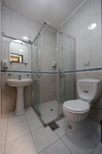 Ένα μπάνιο στο Hotel Mizo