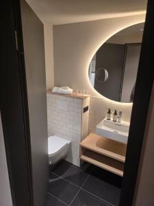 Ένα μπάνιο στο Bergmann's-Das Hotel