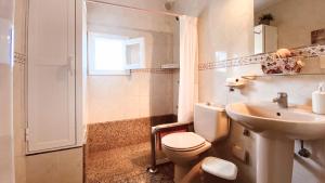 Et badeværelse på Vista Pino + 38 billeder