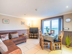 Χώρος καθιστικού στο Apartment Frobost Lodge by Interhome