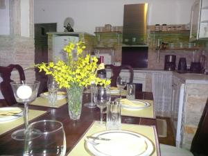 Η κουζίνα ή μικρή κουζίνα στο Ferienhaus Mit Beheiztem Pool Und Meerblick