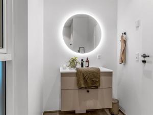 Vannituba majutusasutuses Holiday Home Barnet - 180m to the fjord by Interhome