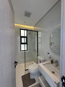 Photo de la galerie de l'établissement شاليهات روح الخبر 5 غرف نوم, à Khobar 24 autres photos