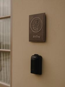 Majutusasutuses Luxury Landmark Stay in the Cotswolds with terrace olev sertifikaat, autasu, silt või muu dokument