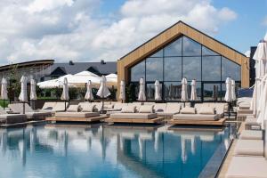 Hồ bơi trong/gần Osocor Village