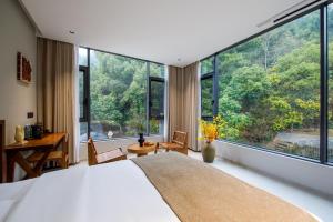 Balkón nebo terasa v ubytování Floral Luxury Galaxy Valley B&B