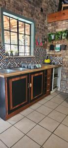 Köök või kööginurk majutusasutuses Cottage On Naboom +69 fotot