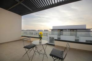 Balkón nebo terasa v ubytování Silk Valley - 4B near Al Hamriyah | Private Garden