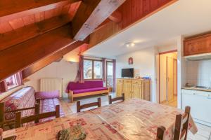 Et tv og/eller underholdning på Chalet de l'Ardoisière