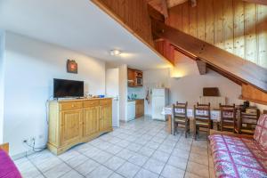 Køkken eller tekøkken på Chalet de l'Ardoisière