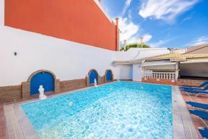 Swimmingpoolen hos eller tæt på Kavos Panorama Hotel