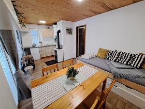 Χώρος καθιστικού στο Chatky Lesná