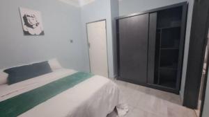 Una cama o camas en una habitación de Nomad's Nest