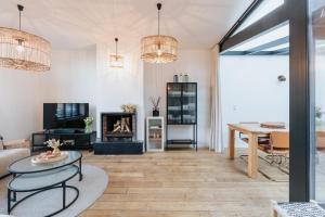 TV/trung tâm giải trí tại Maison Héromie - vakantiewoning Damme - 8 personen