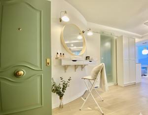 Φωτογραφία από το άλμπουμ του Dream of light and Beach THE GREEN DOOR στο Τορρεμολίνος