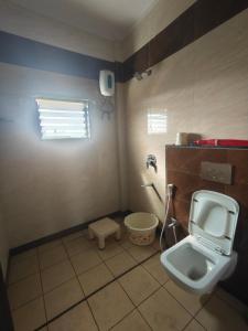 Ένα μπάνιο στο Vasant vihar farm house +11 φωτογραφίες