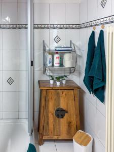 Vannituba majutusasutuses Große Wohnung mitten in St. Moritz am See