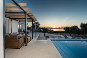 Bazén v ubytování Villa Croatia Heaven nebo v jeho okolí + 23 fotografií